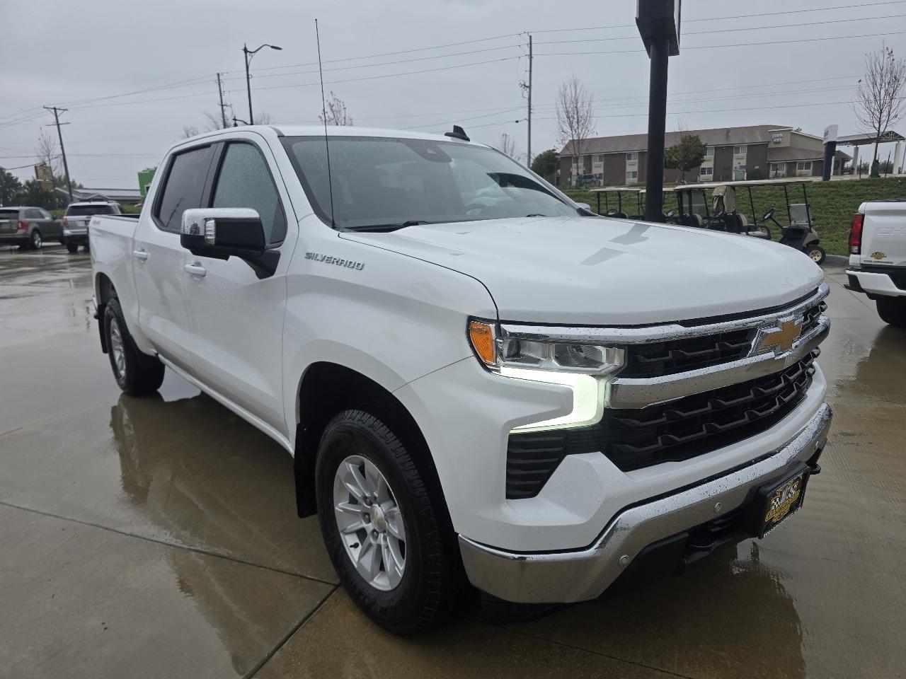 Chevrolet Silverado 1500 4WD Crew Cab 147" LT w/1LT 2024
