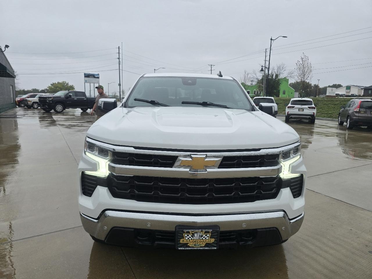 Chevrolet Silverado 1500 4WD Crew Cab 147" LT w/1LT 2024