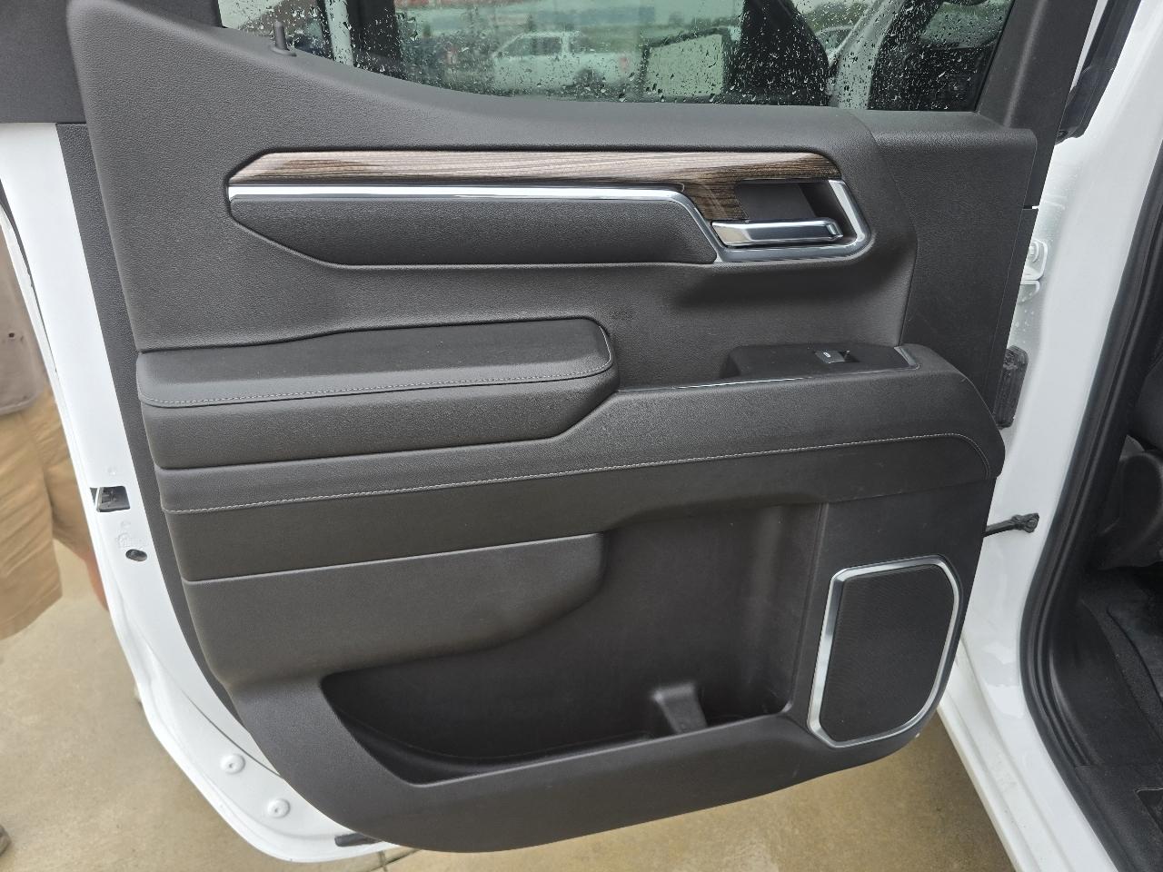 Chevrolet Silverado 1500 4WD Crew Cab 147" LT w/1LT 2024