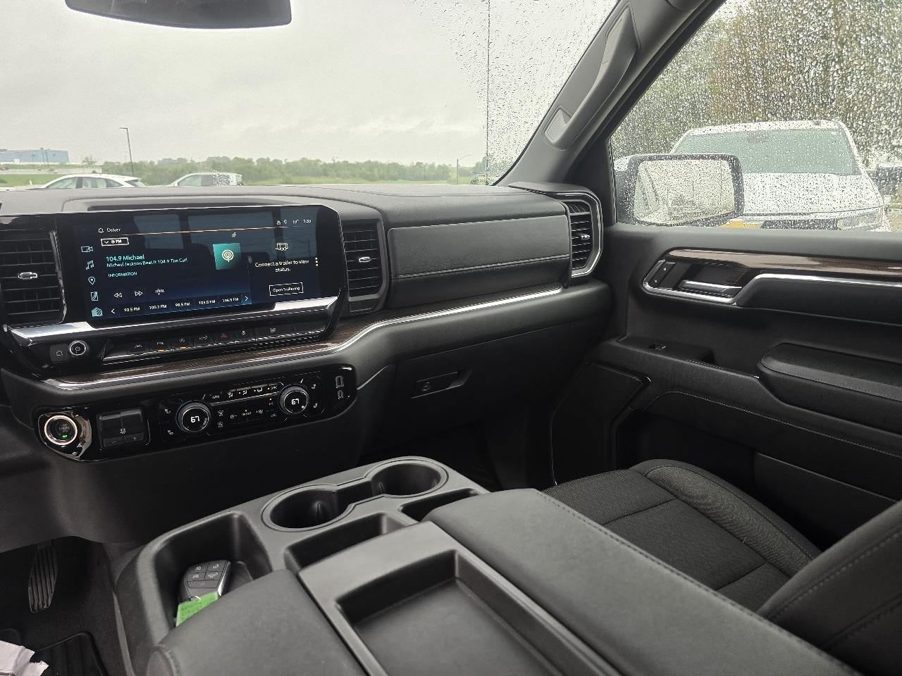 Chevrolet Silverado 1500 4WD Crew Cab 147" LT w/1LT 2024