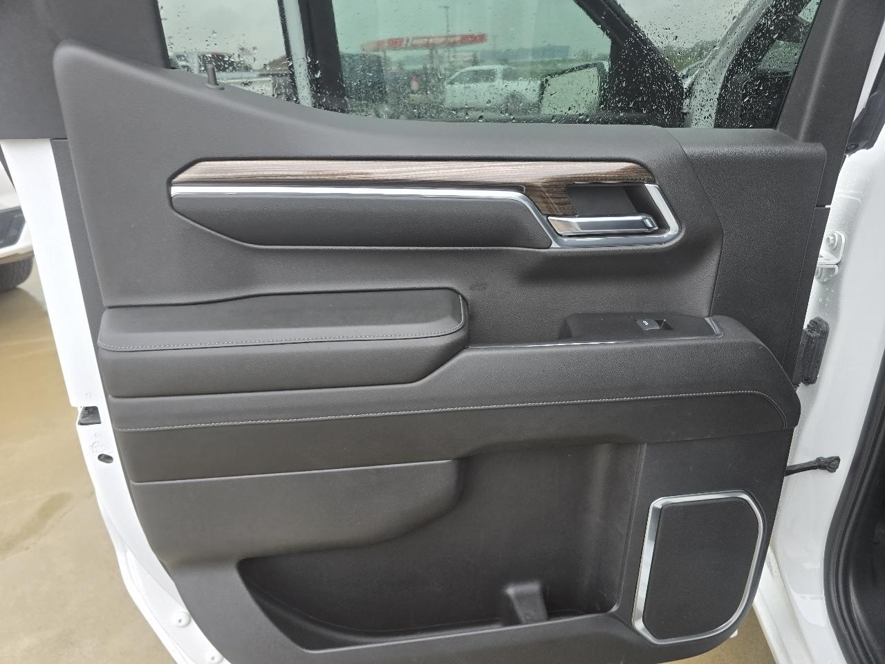 Chevrolet Silverado 1500 4WD Crew Cab 147" LT w/1LT 2024