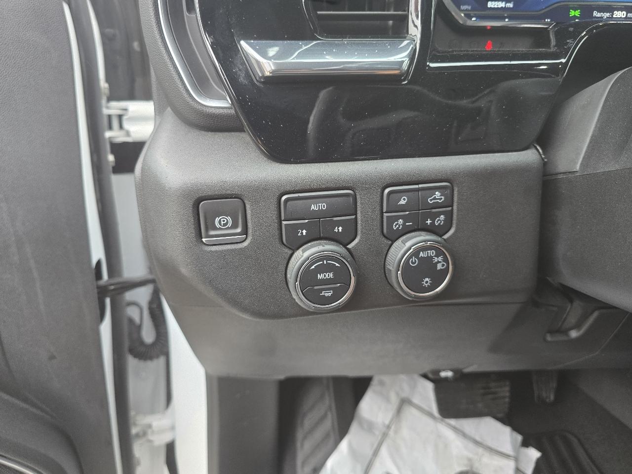 Chevrolet Silverado 1500 4WD Crew Cab 147" LT w/1LT 2024