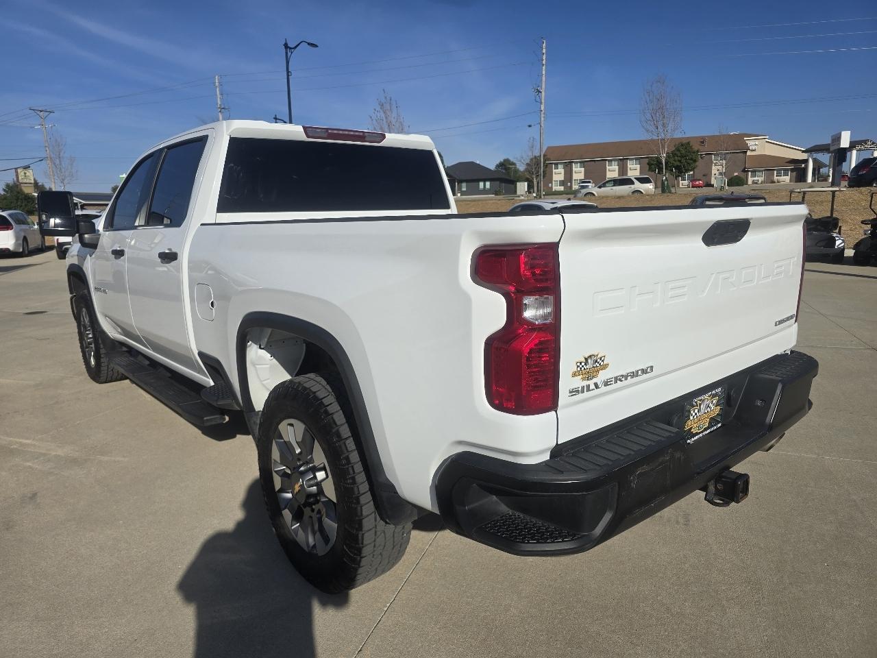 Chevrolet Silverado 2500HD 4WD Crew Cab 159" Custom 2024