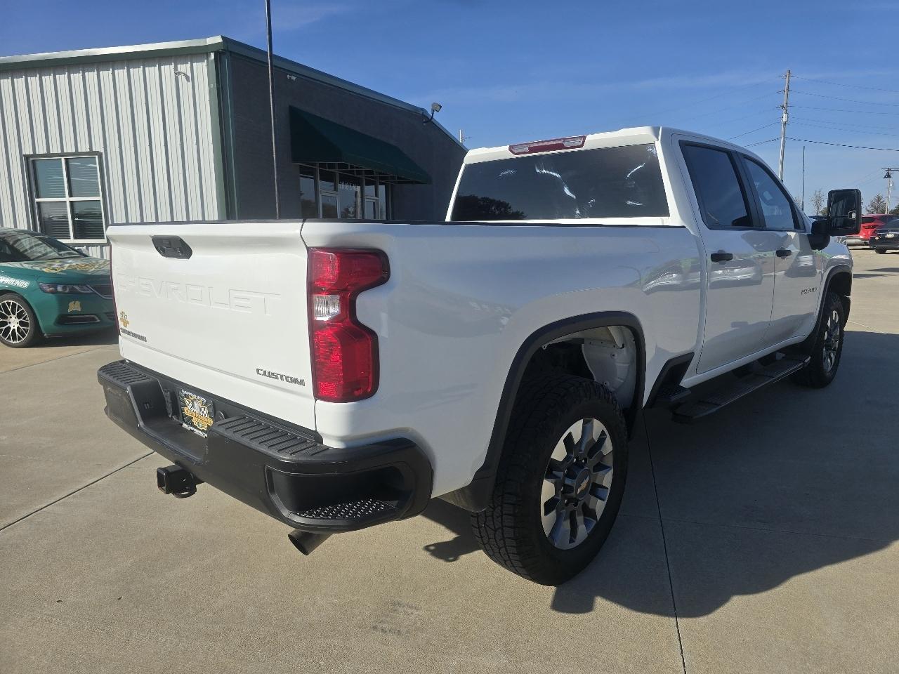 Chevrolet Silverado 2500HD 4WD Crew Cab 159" Custom 2024