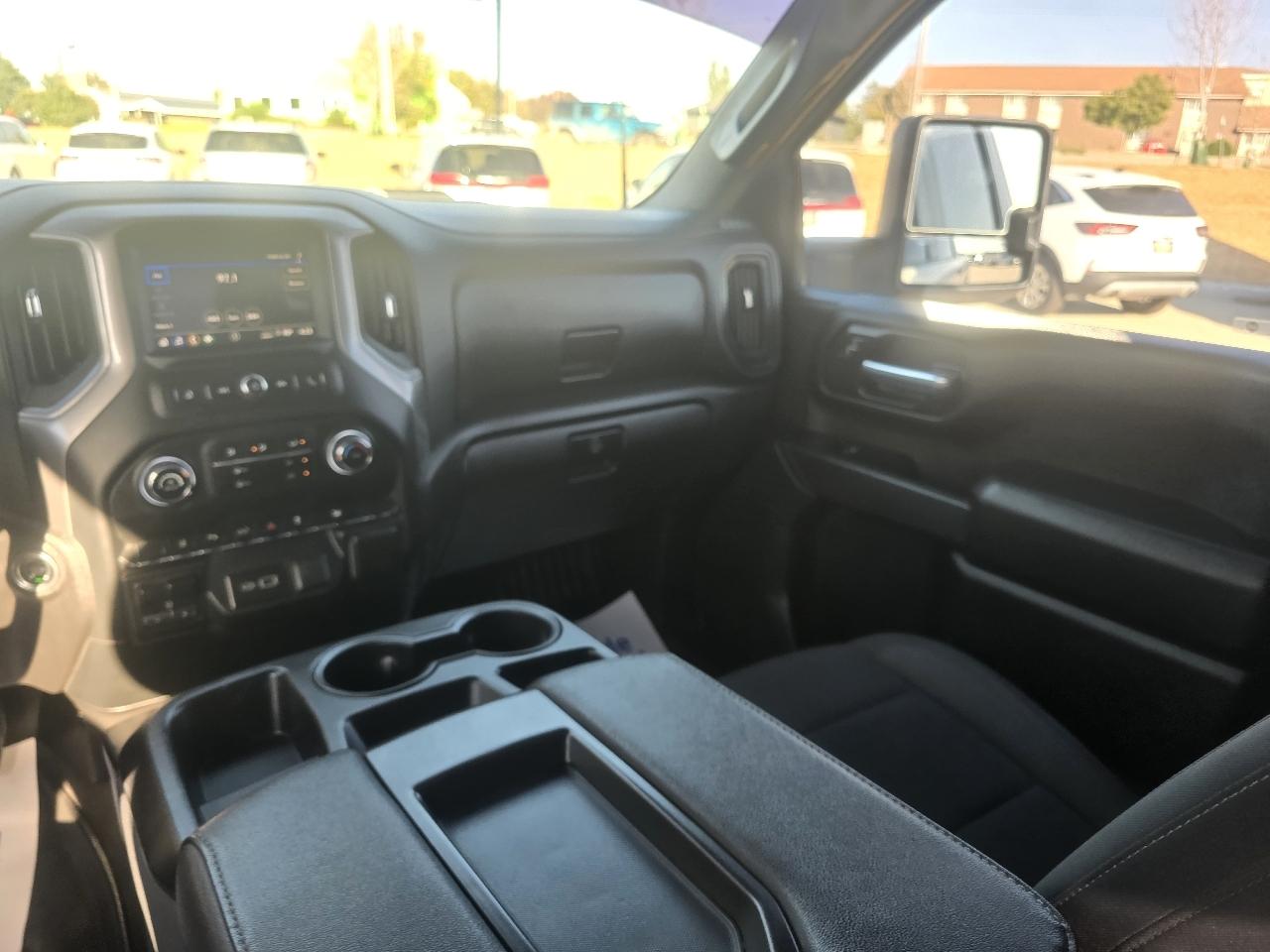 Chevrolet Silverado 2500HD 4WD Crew Cab 159" Custom 2024