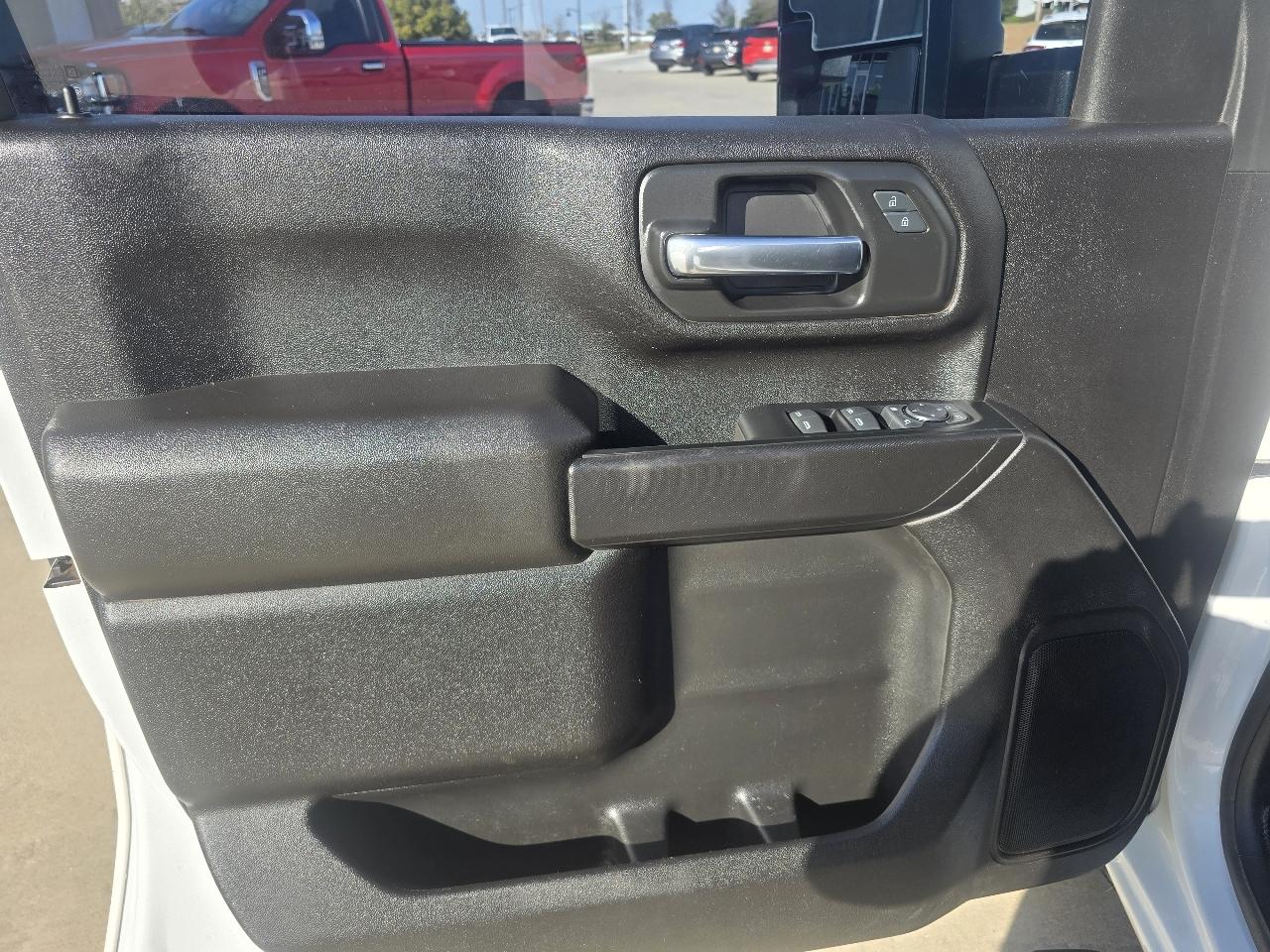 Chevrolet Silverado 2500HD 4WD Crew Cab 159" Custom 2024