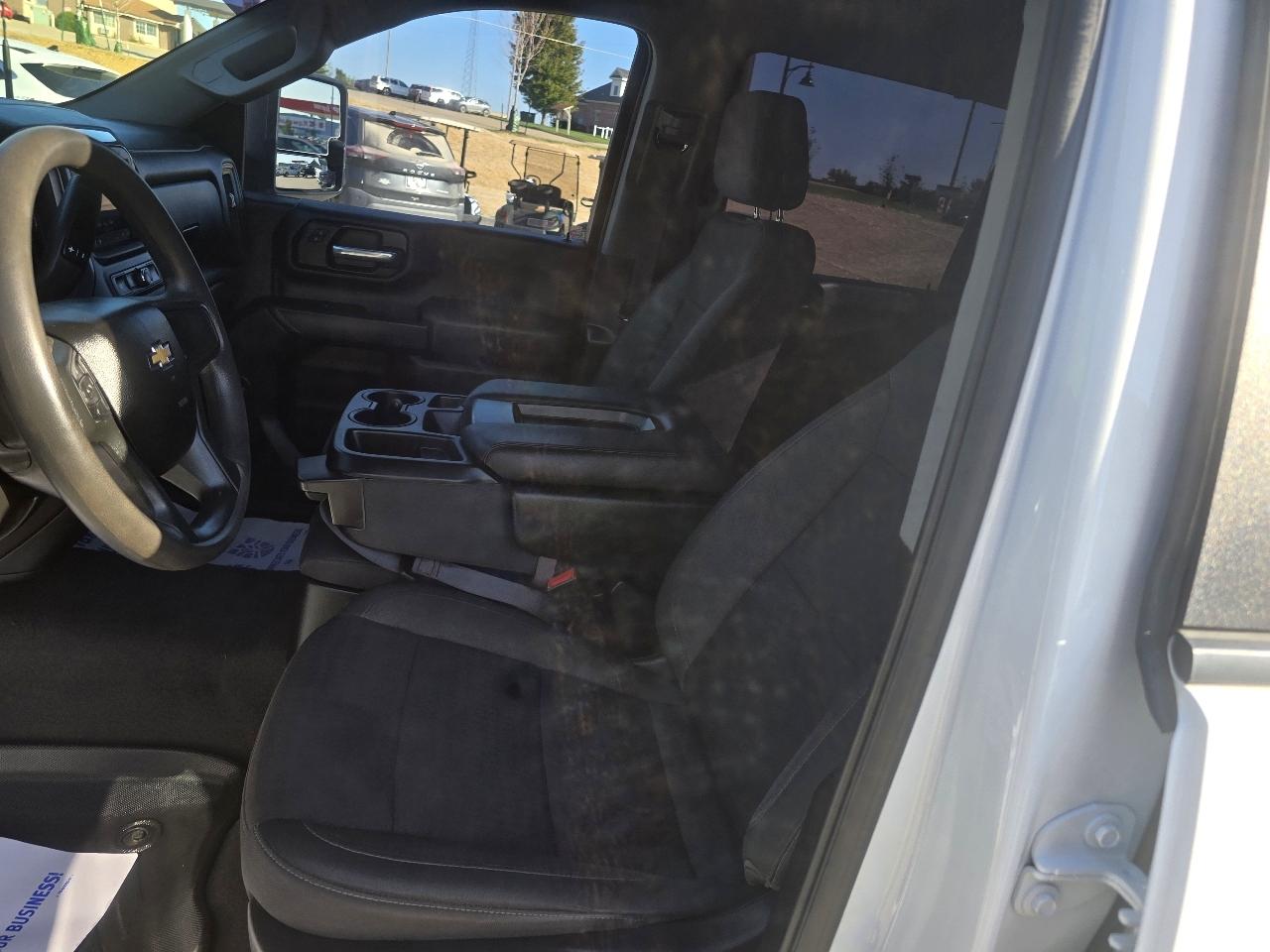 Chevrolet Silverado 2500HD 4WD Crew Cab 159" Custom 2024
