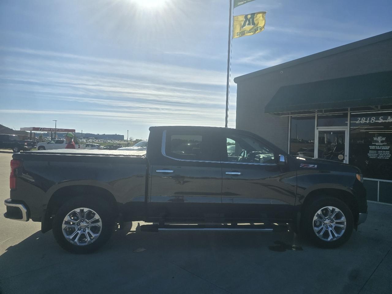 Chevrolet Silverado 1500 4WD Crew Cab 147" LTZ 2024