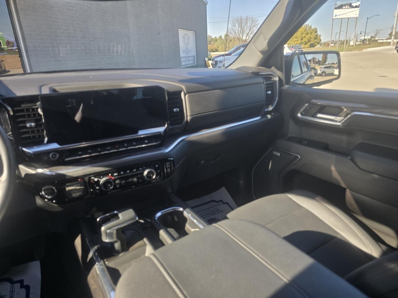 Chevrolet Silverado 1500 4WD Crew Cab 147" LTZ 2024