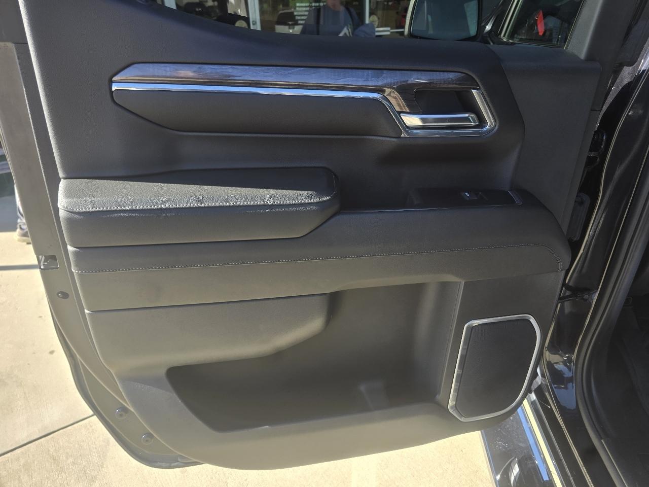 Chevrolet Silverado 1500 4WD Crew Cab 147" LTZ 2024