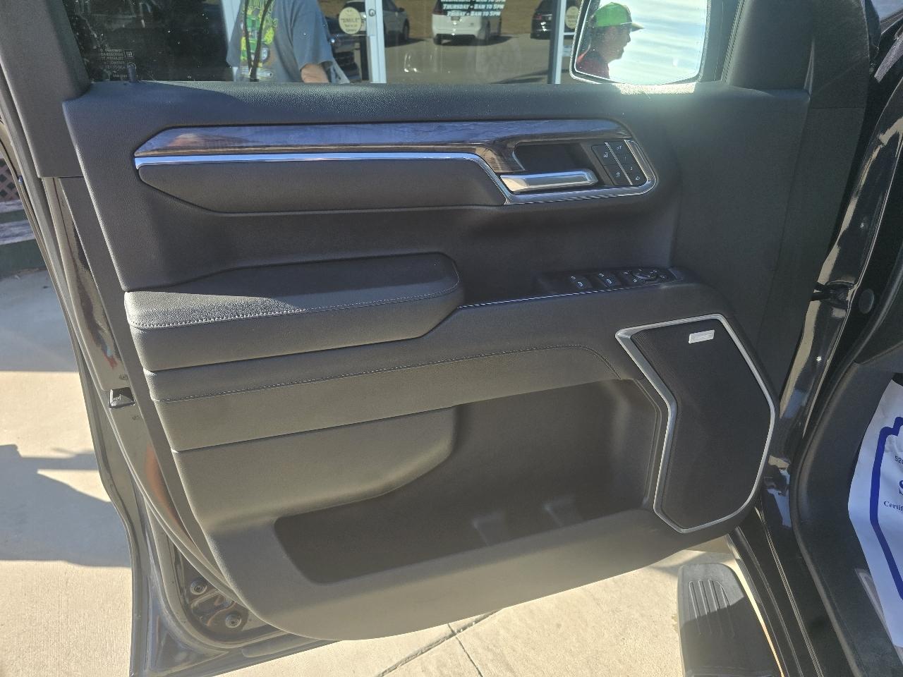 Chevrolet Silverado 1500 4WD Crew Cab 147" LTZ 2024