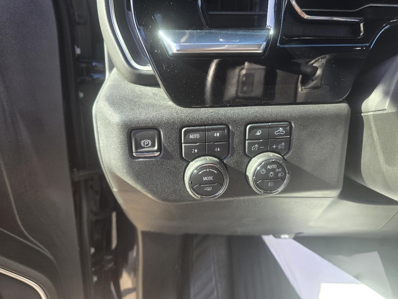 Chevrolet Silverado 1500 4WD Crew Cab 147" LTZ 2024