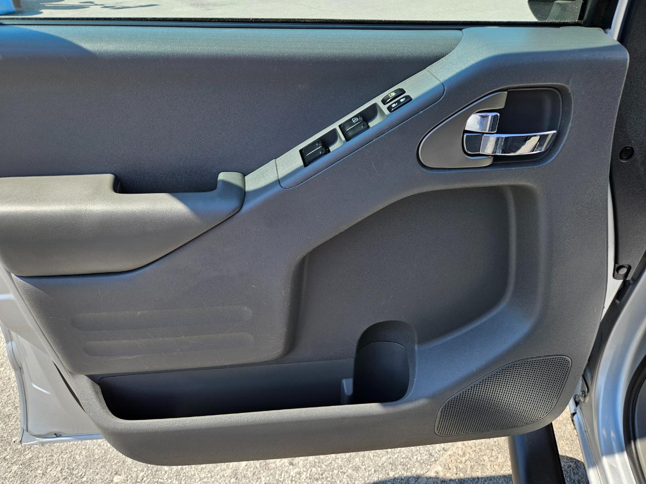 Nissan Frontier 4WD Crew Cab SWB Auto SV 2017