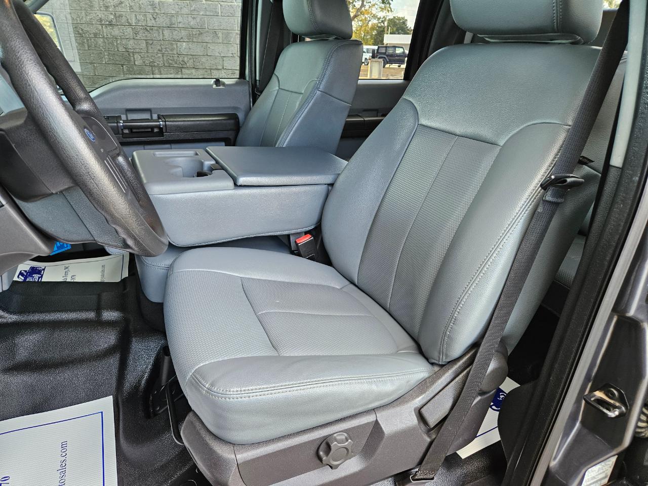 Ford F-350 SD XL Crew Cab Long Bed DRW 4WD 2015