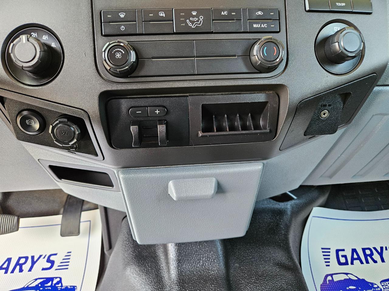 Ford F-350 SD XL Crew Cab Long Bed DRW 4WD 2015