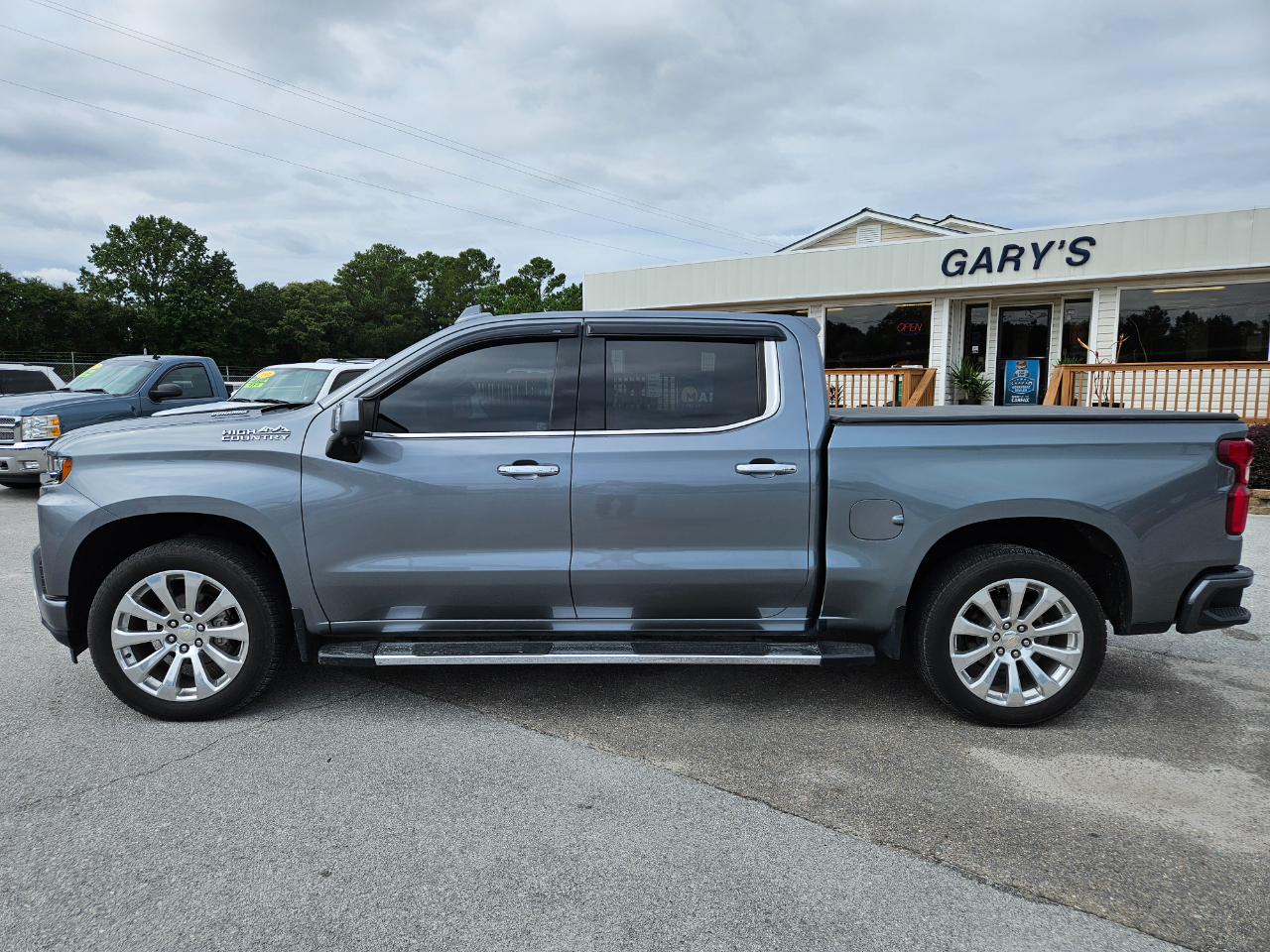2021 Chevrolet Silverado 1500 High Country photo 2