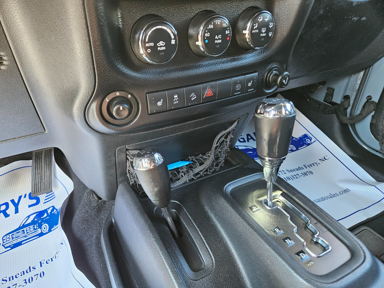 2014 Jeep Wrangler Rubicon photo 18