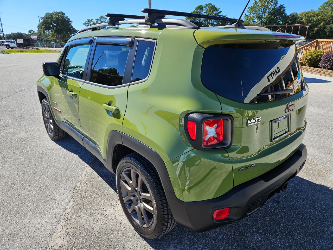 Jeep Renegade 4WD 4dr 75th Anniversary 2016 Jeep Renegade 4WD 4dr 75th Anniversary 2016