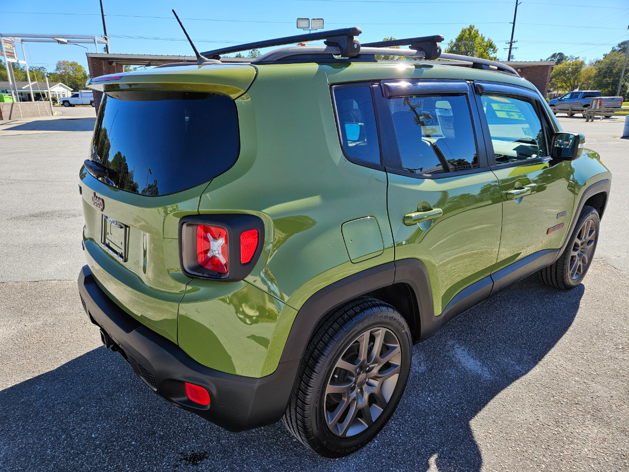 Jeep Renegade 4WD 4dr 75th Anniversary 2016 Jeep Renegade 4WD 4dr 75th Anniversary 2016
