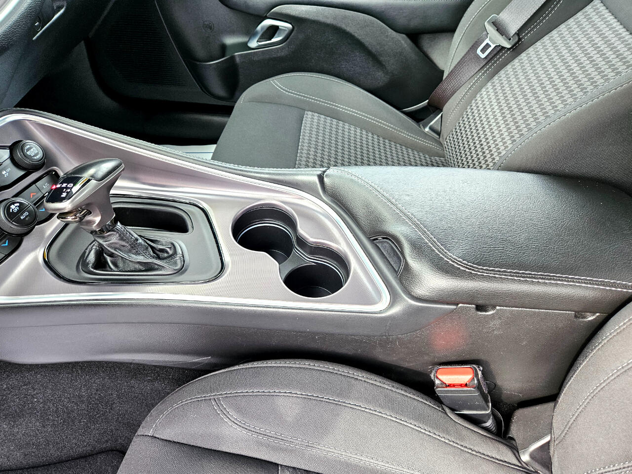 Dodge Challenger SXT RWD 2019