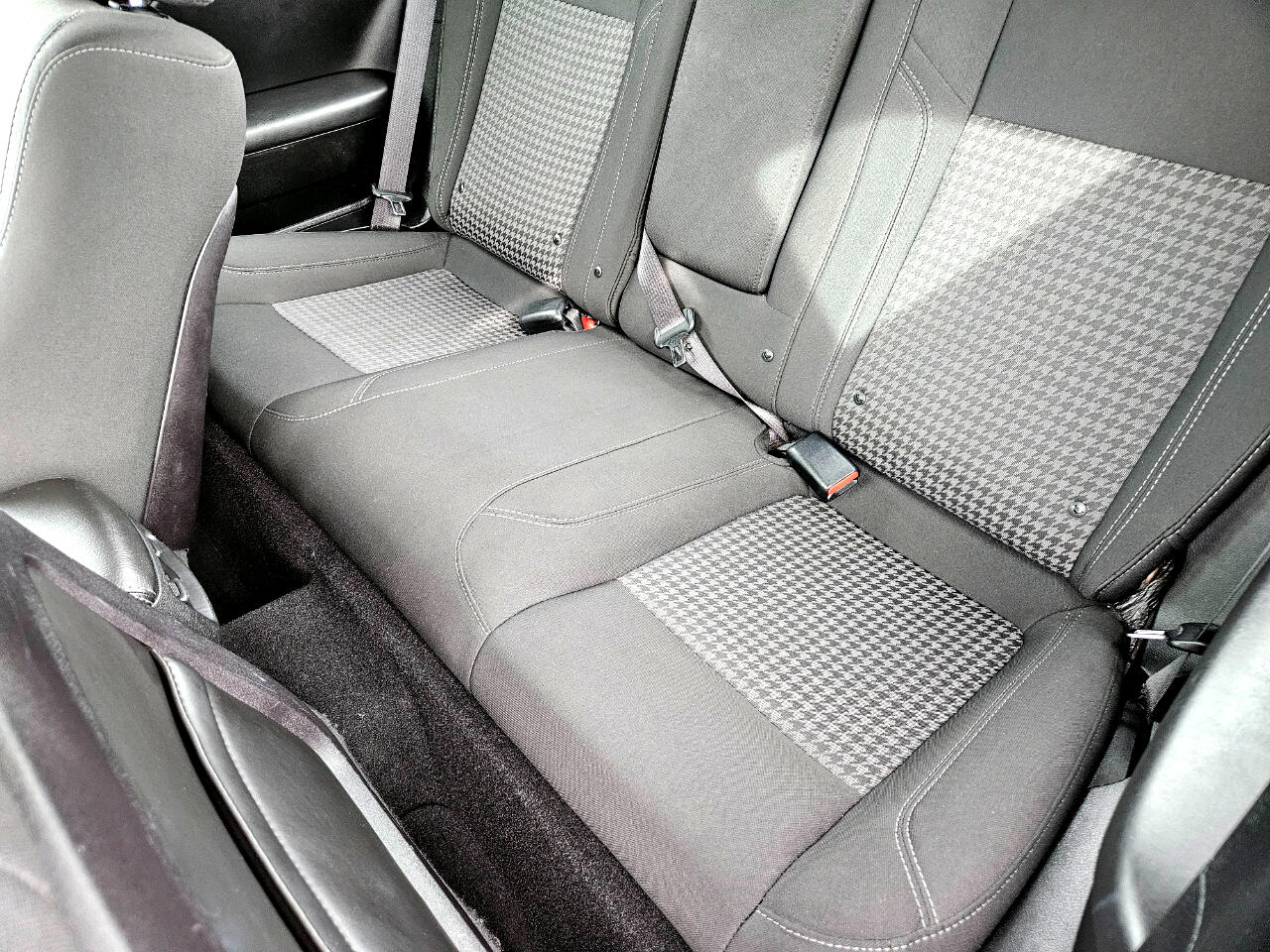 Dodge Challenger SXT RWD 2019