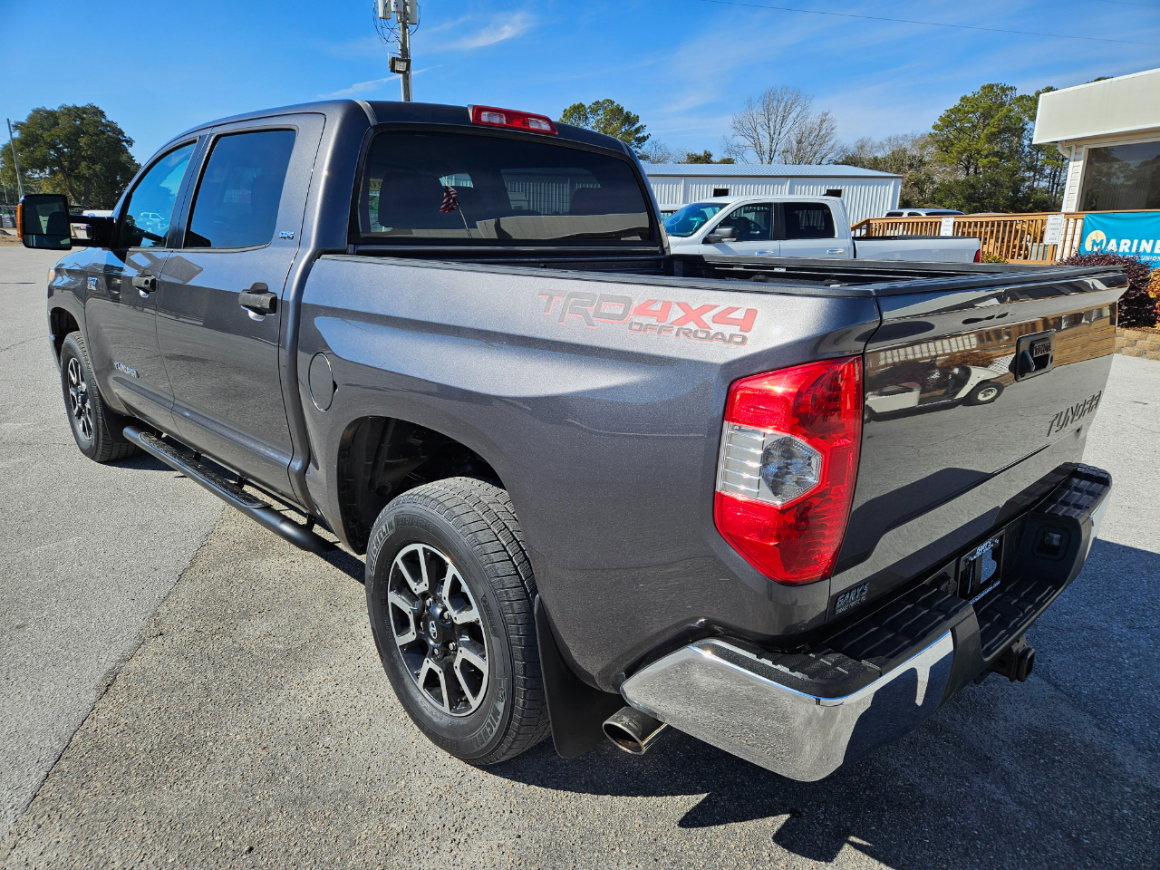 Toyota Tundra 4WD Truck CrewMax 5.7L V8 6-Spd AT SR5 (Natl) 2014