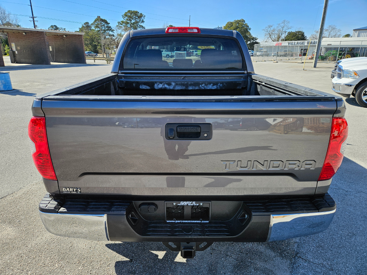 Toyota Tundra 4WD Truck CrewMax 5.7L V8 6-Spd AT SR5 (Natl) 2014