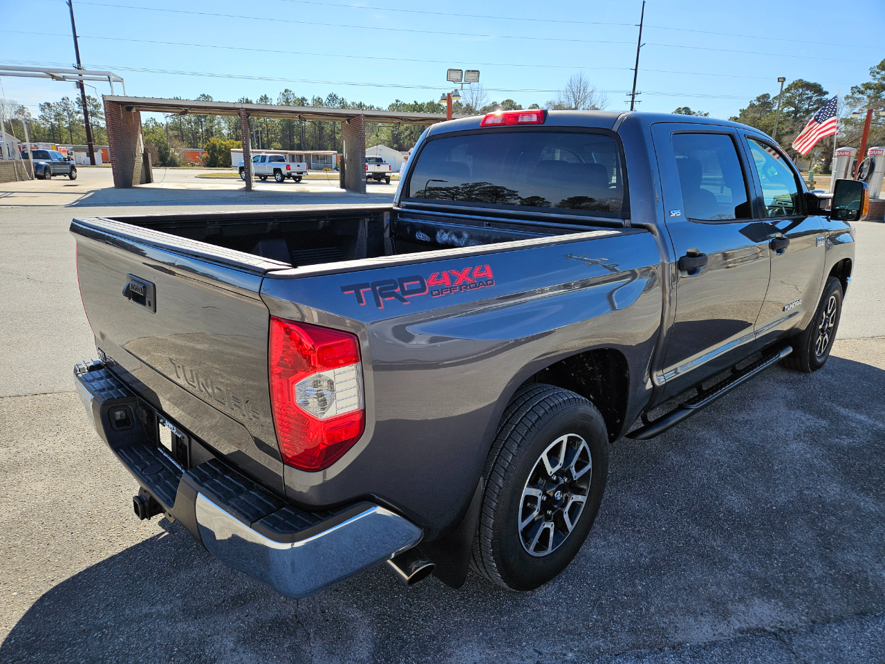 Toyota Tundra 4WD Truck CrewMax 5.7L V8 6-Spd AT SR5 (Natl) 2014