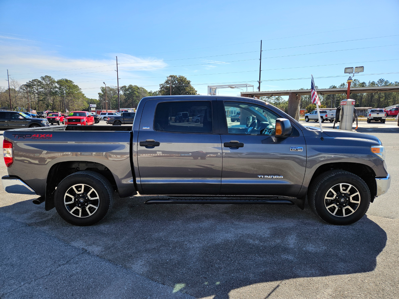 Toyota Tundra 4WD Truck CrewMax 5.7L V8 6-Spd AT SR5 (Natl) 2014