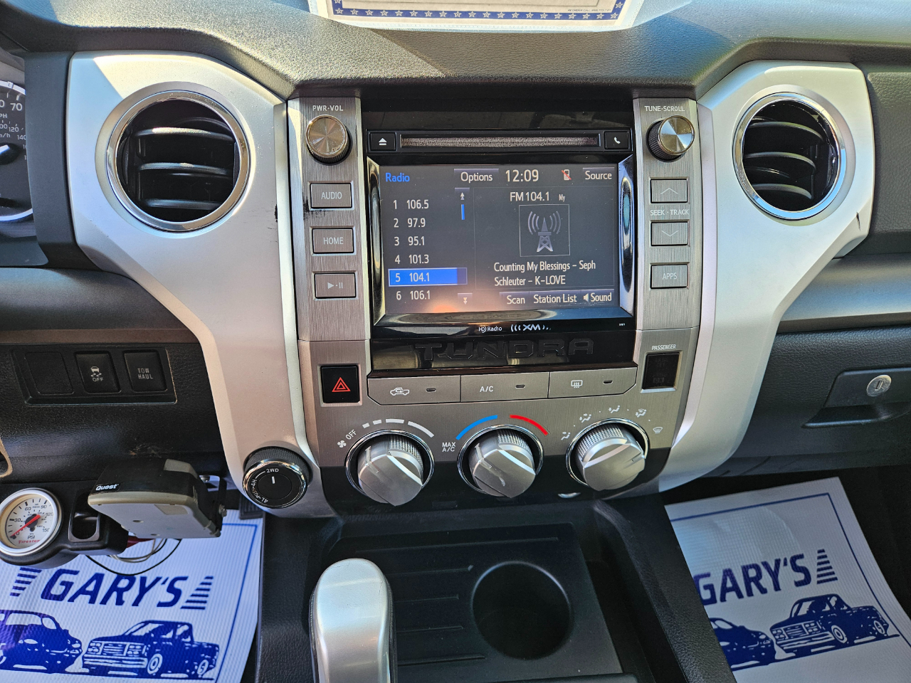 Toyota Tundra 4WD Truck CrewMax 5.7L V8 6-Spd AT SR5 (Natl) 2014