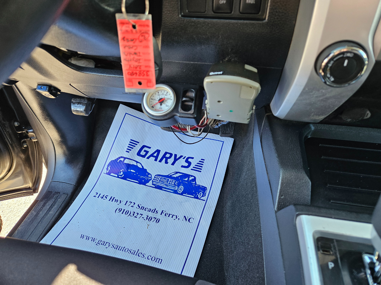 Toyota Tundra 4WD Truck CrewMax 5.7L V8 6-Spd AT SR5 (Natl) 2014