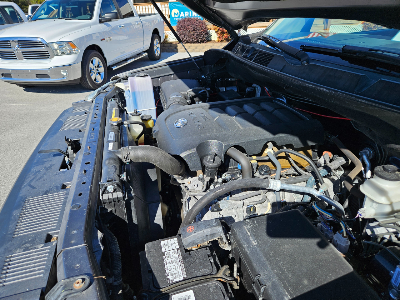 Toyota Tundra 4WD Truck CrewMax 5.7L V8 6-Spd AT SR5 (Natl) 2014