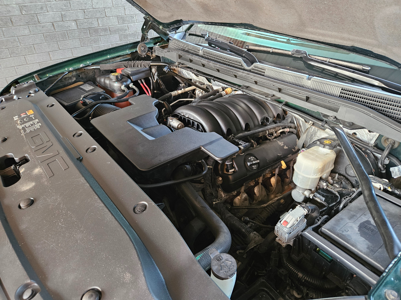 GMC Sierra 1500 SLT Crew Cab  Short Box 4WD 2015