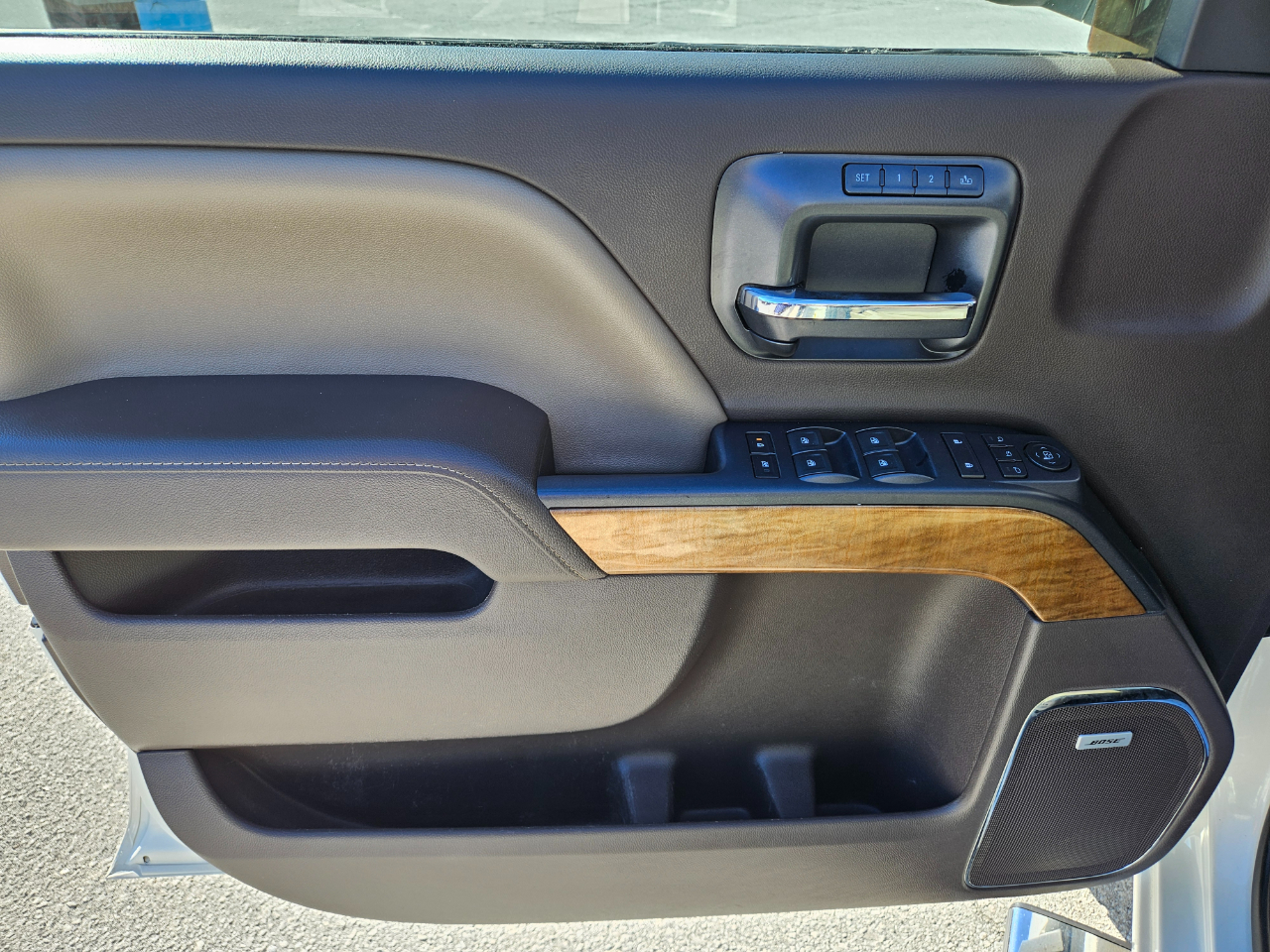 Chevrolet Silverado 1500 4WD Crew Cab 143.5" LTZ w/1LZ 2015