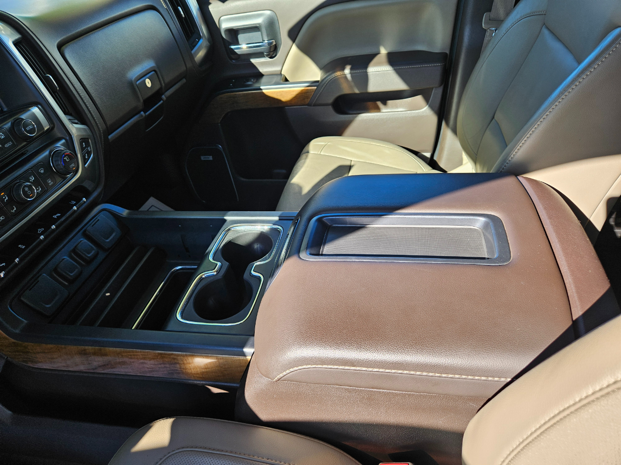 Chevrolet Silverado 1500 4WD Crew Cab 143.5" LTZ w/1LZ 2015