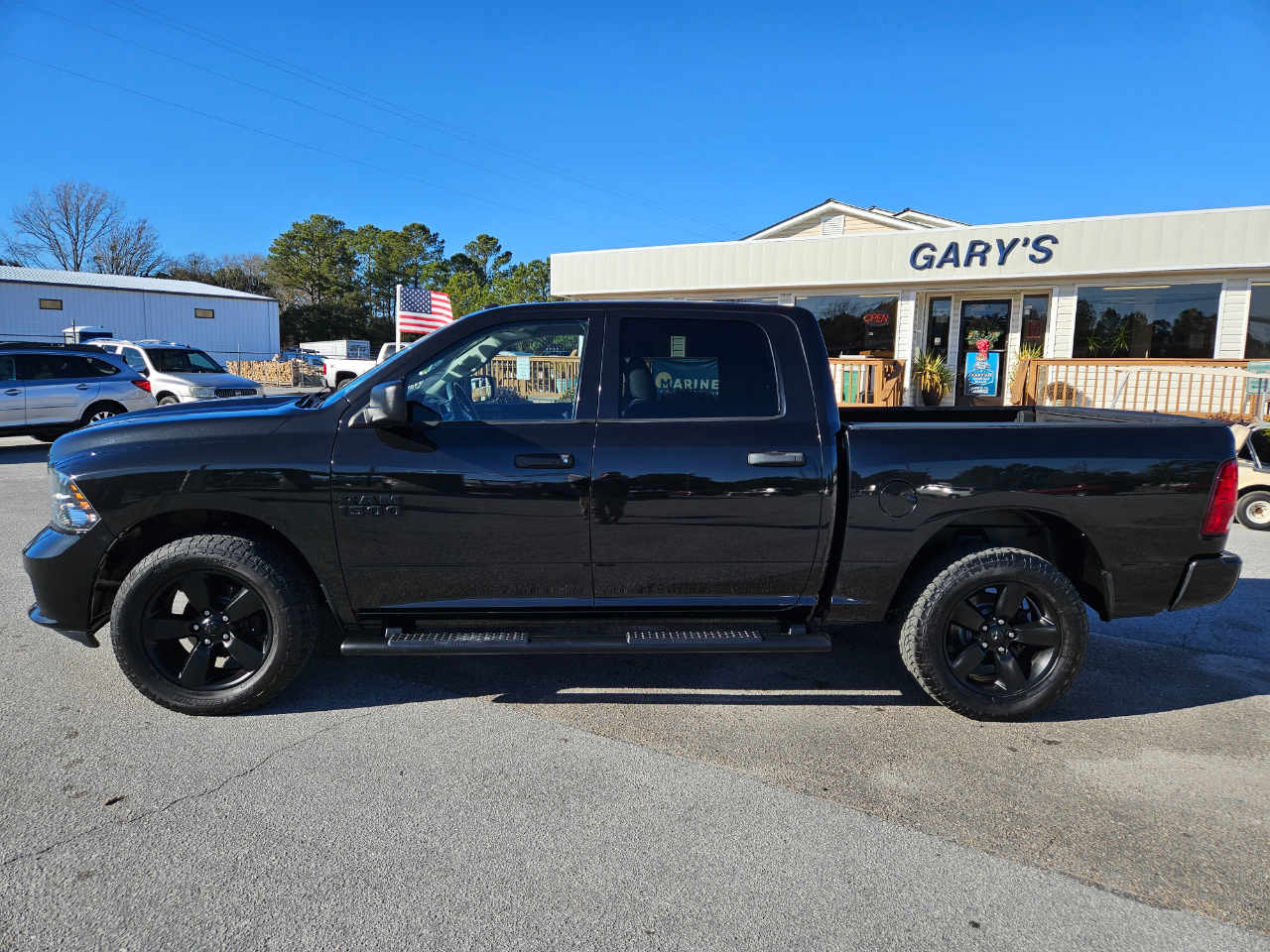 RAM 1500 Express 4x4 Crew Cab 5'7" Box 2018