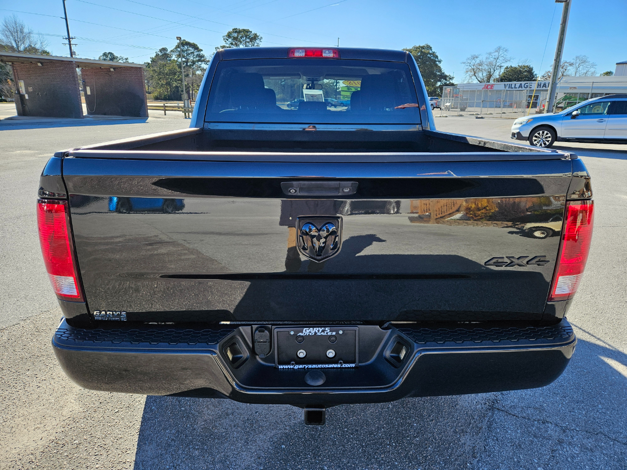 RAM 1500 Express 4x4 Crew Cab 5'7" Box 2018