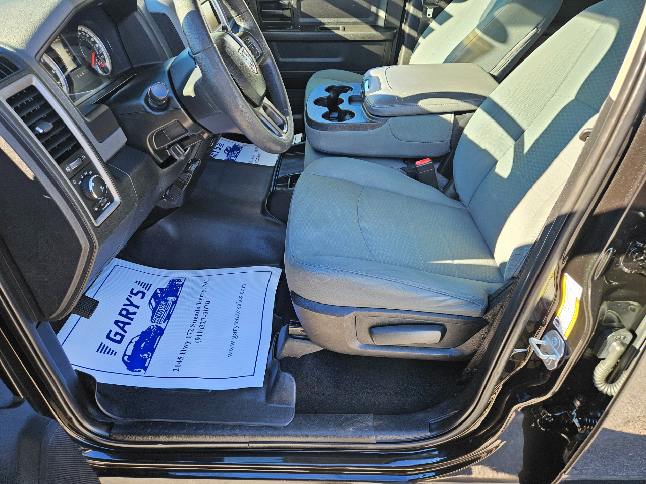 RAM 1500 Express 4x4 Crew Cab 5'7" Box 2018