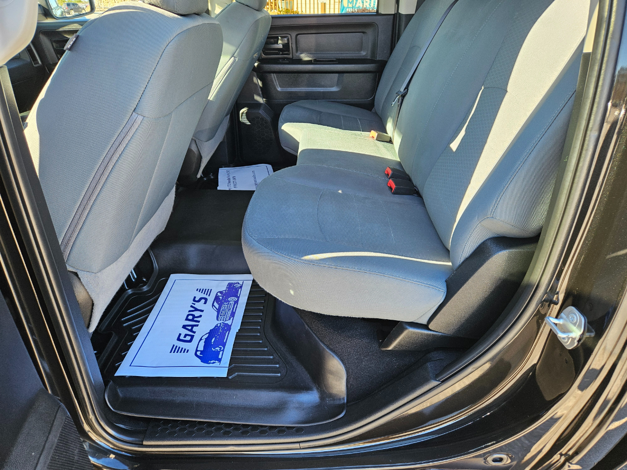 RAM 1500 Express 4x4 Crew Cab 5'7" Box 2018