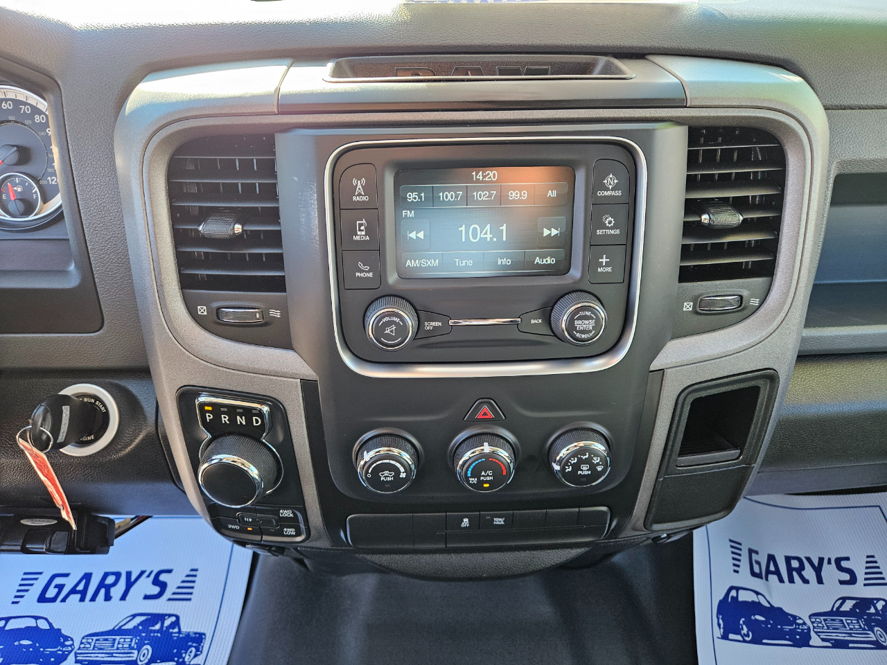 RAM 1500 Express 4x4 Crew Cab 5'7" Box 2018