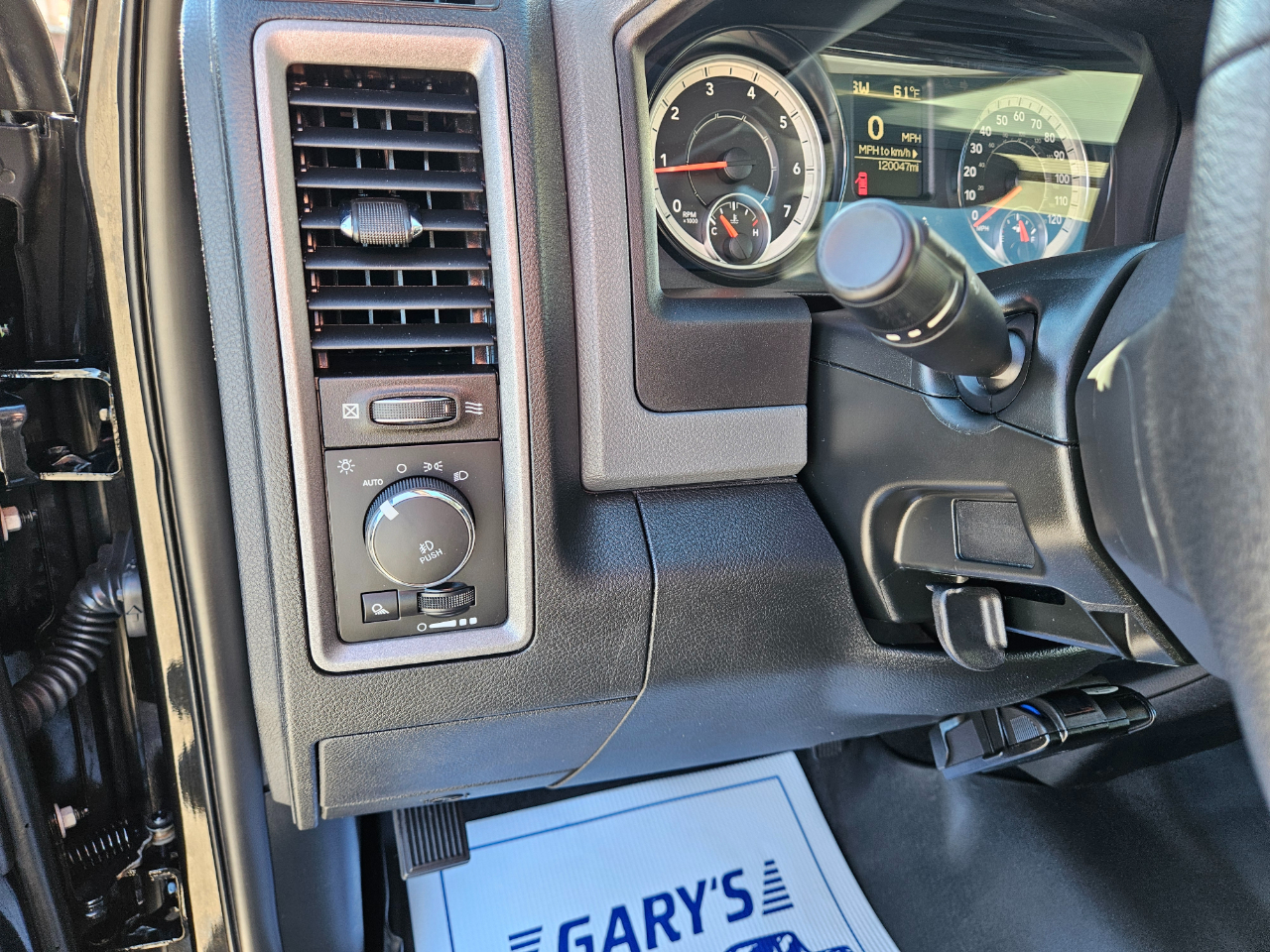 RAM 1500 Express 4x4 Crew Cab 5'7" Box 2018