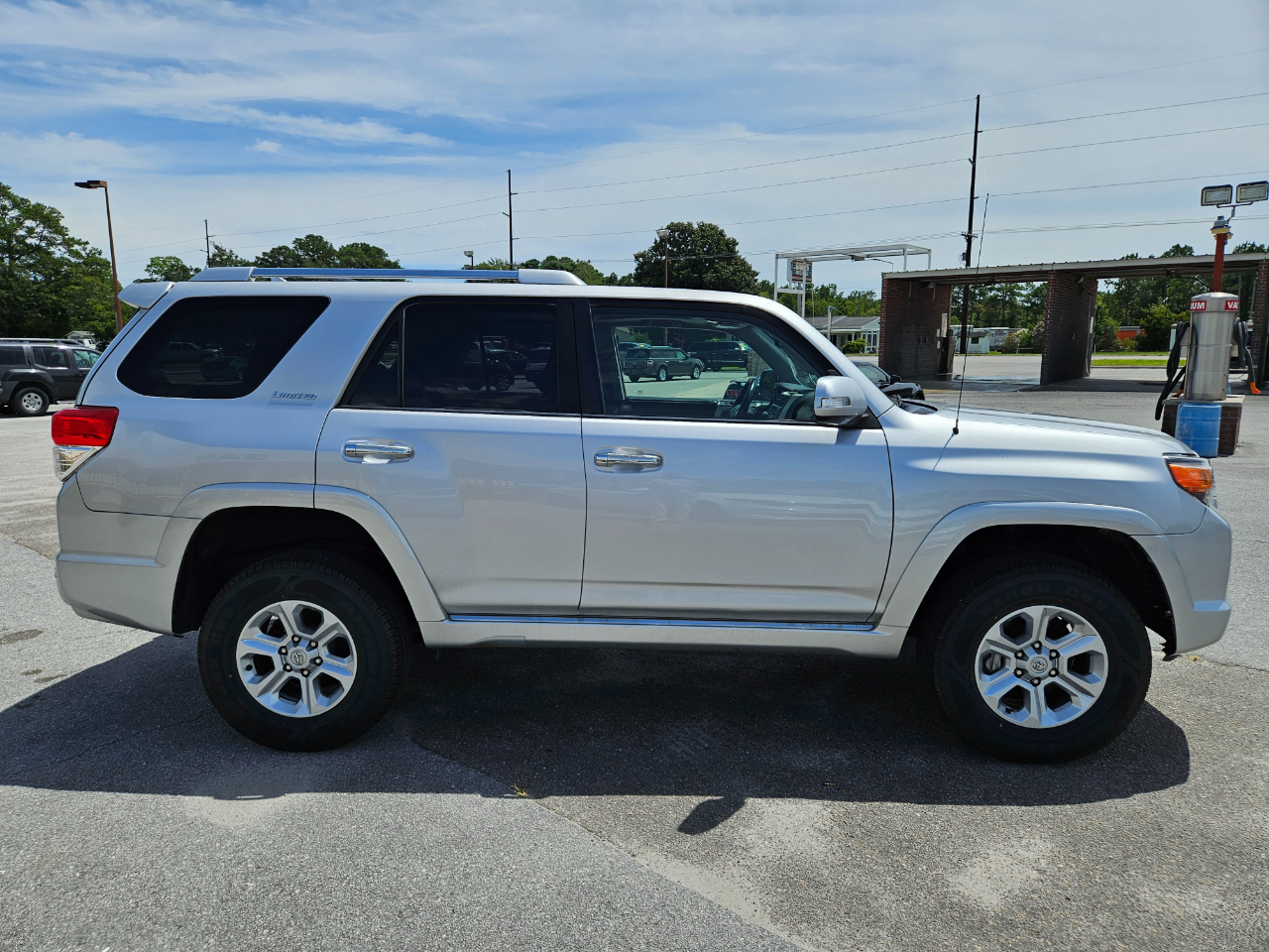 Toyota 4Runner 4WD 4dr V6 Limited (Natl) 2010