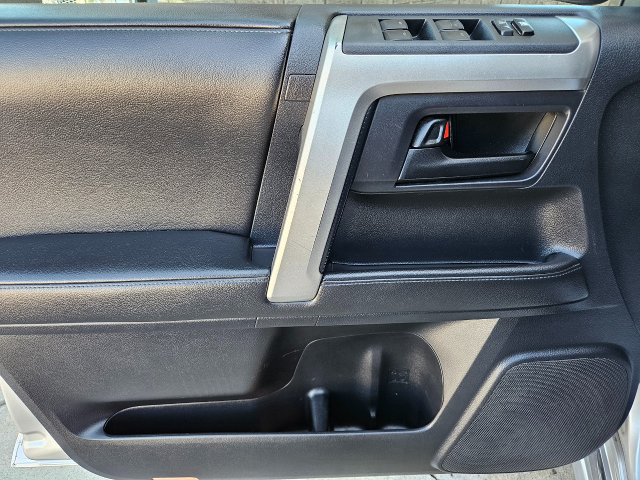 Toyota 4Runner 4WD 4dr V6 Limited (Natl) 2010