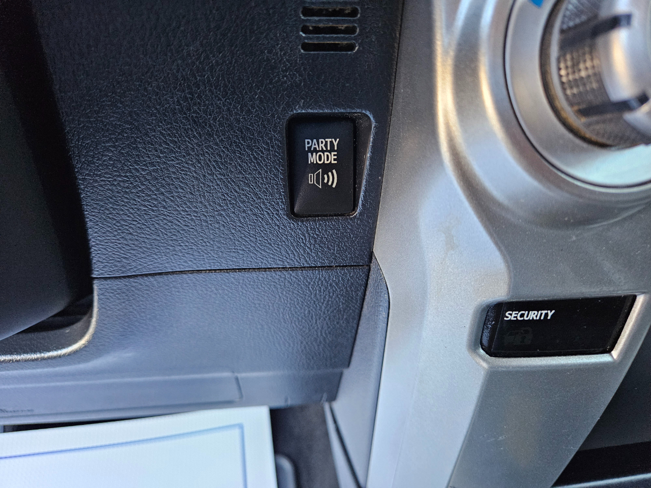 Toyota 4Runner 4WD 4dr V6 Limited (Natl) 2010