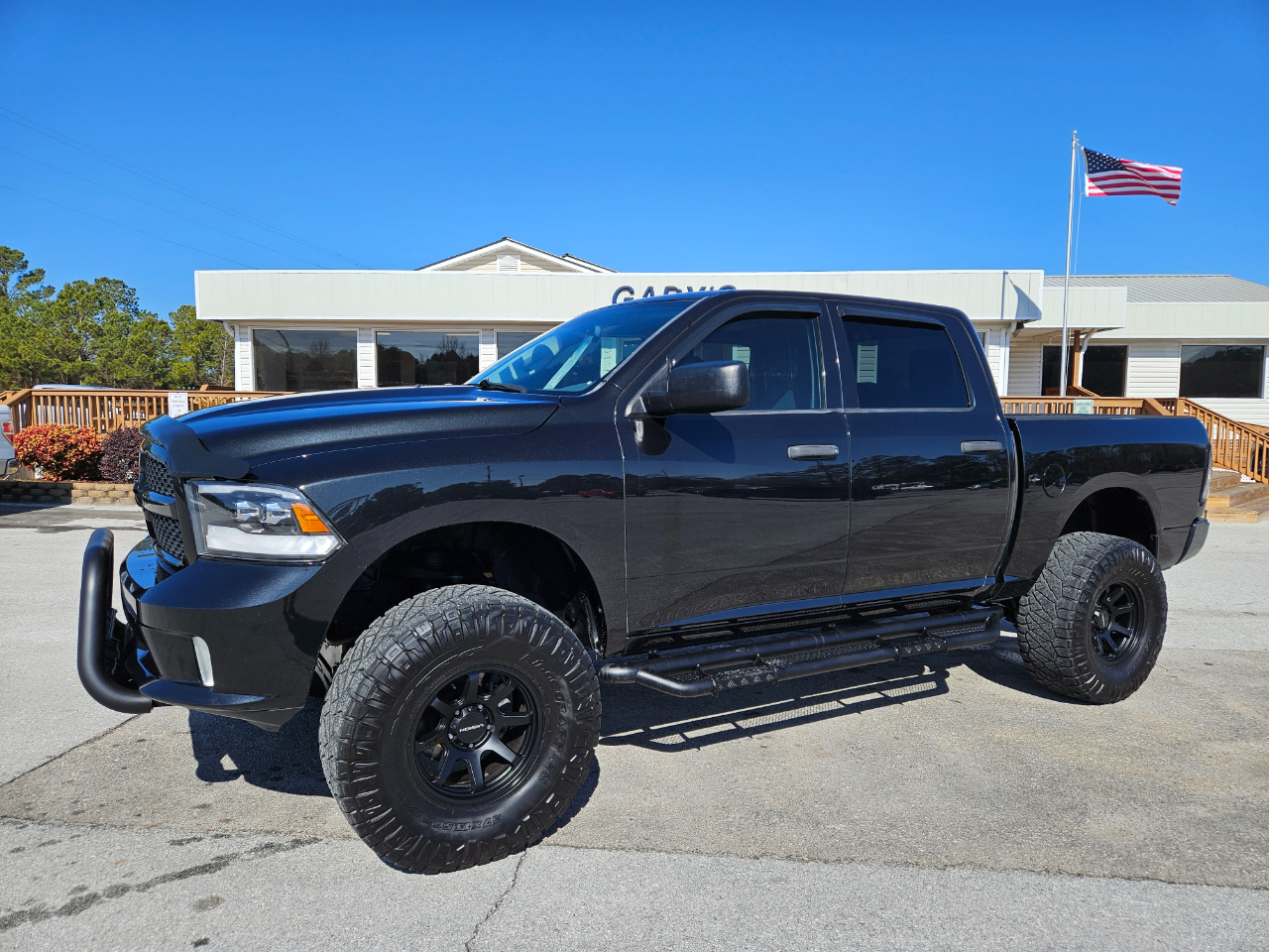 RAM 1500 4WD Crew Cab 140.5" Express 2015