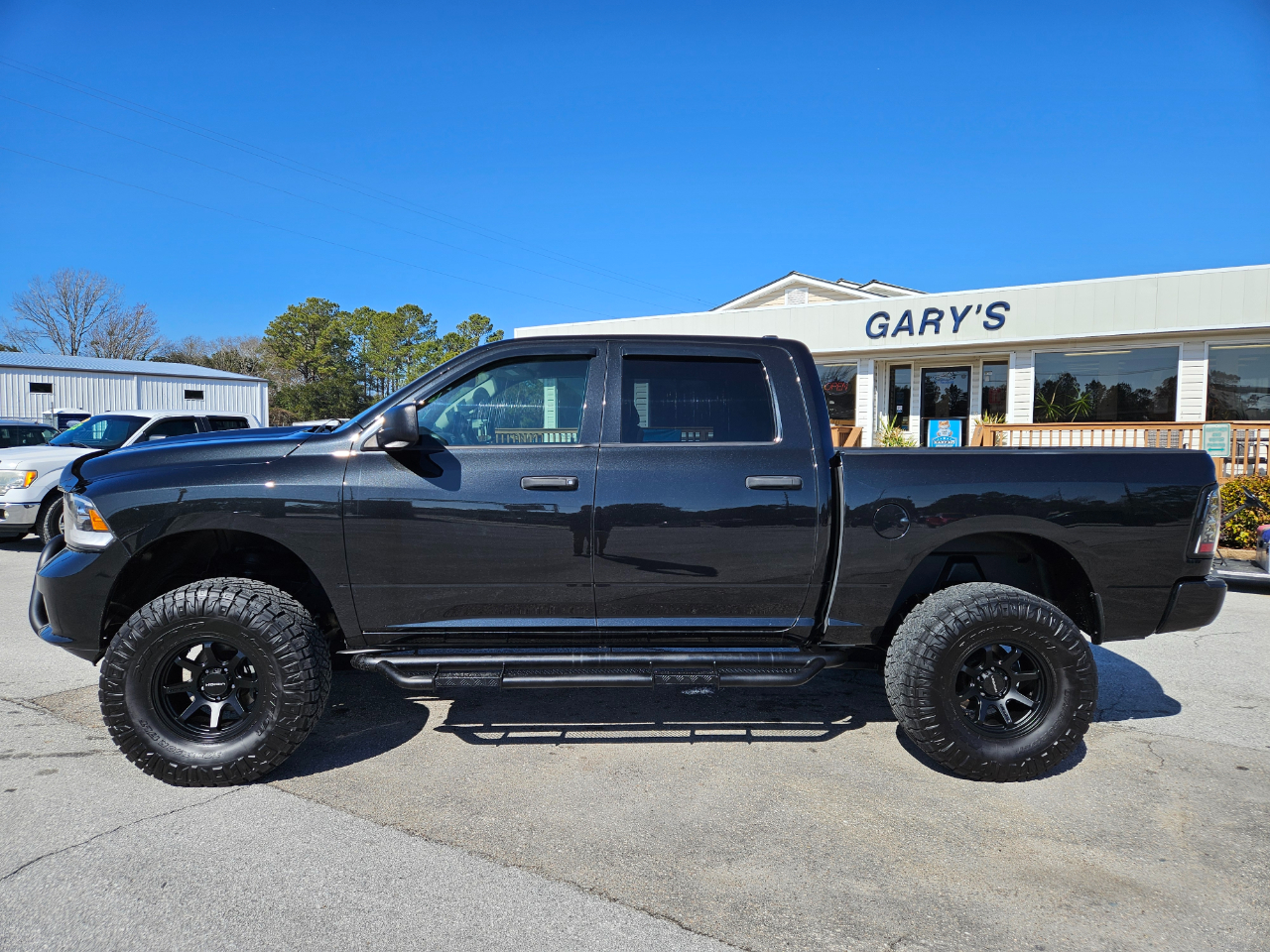 RAM 1500 4WD Crew Cab 140.5" Express 2015