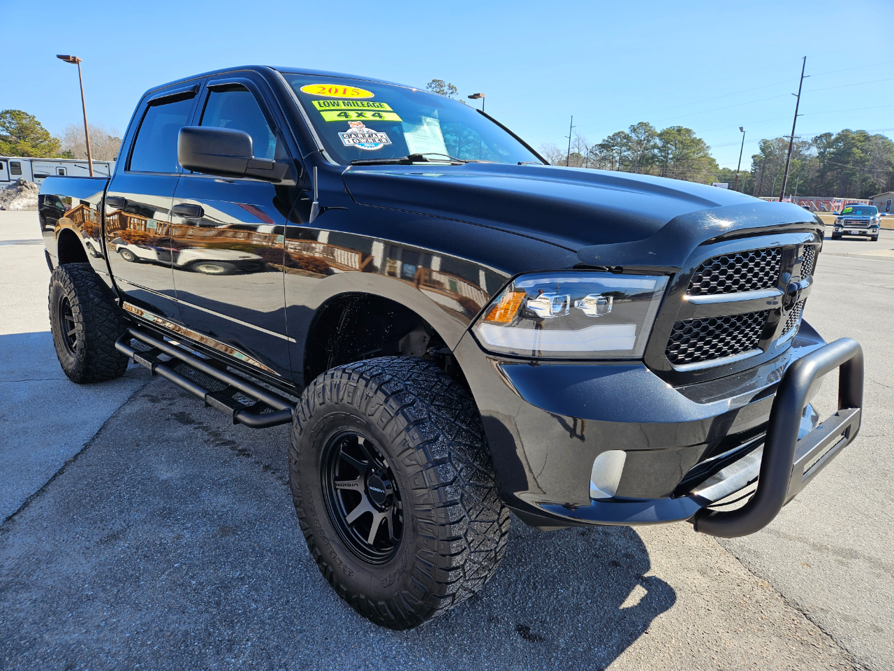 RAM 1500 4WD Crew Cab 140.5" Express 2015