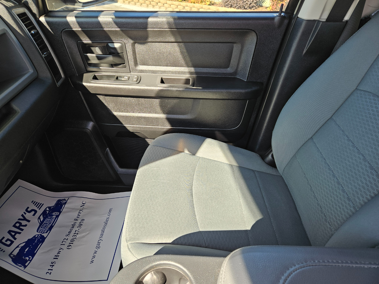 RAM 1500 4WD Crew Cab 140.5" Express 2015