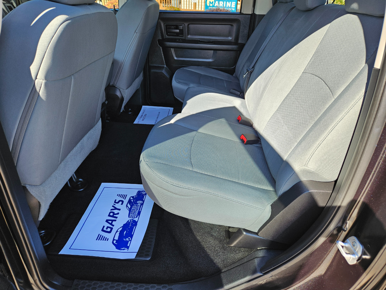 RAM 1500 4WD Crew Cab 140.5" Express 2015