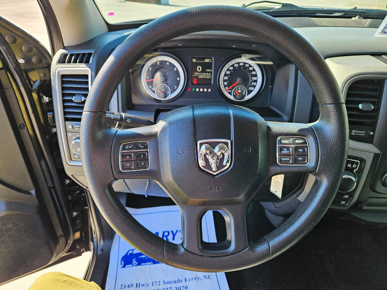 RAM 1500 4WD Crew Cab 140.5" Express 2015